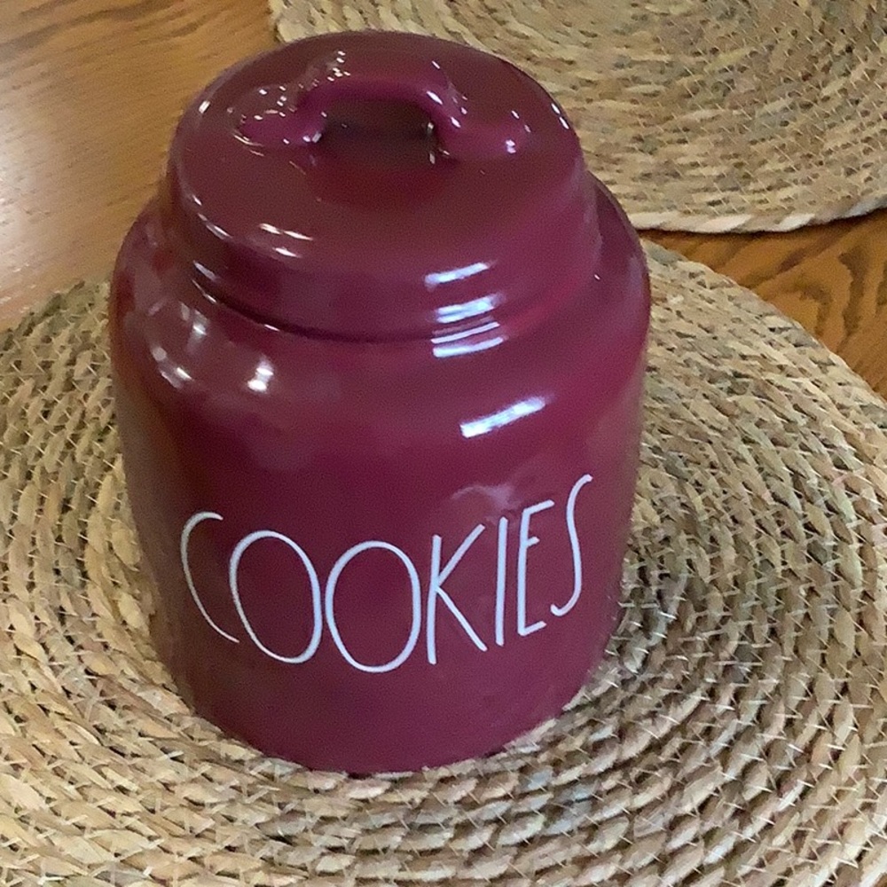 Maroon Cookie Jar RaeDun